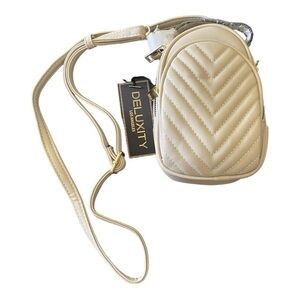 NWT-DELUXITY-BEAUTIFUL DMALL CROSSBODY BAG-VEGAN